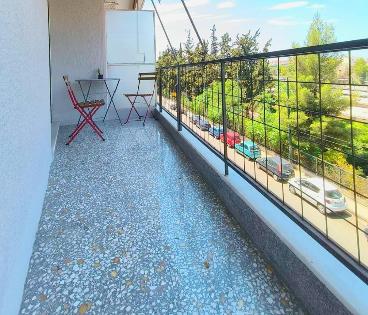 Apartment Stylish Artistic Flat With View, Three Min To Metro *